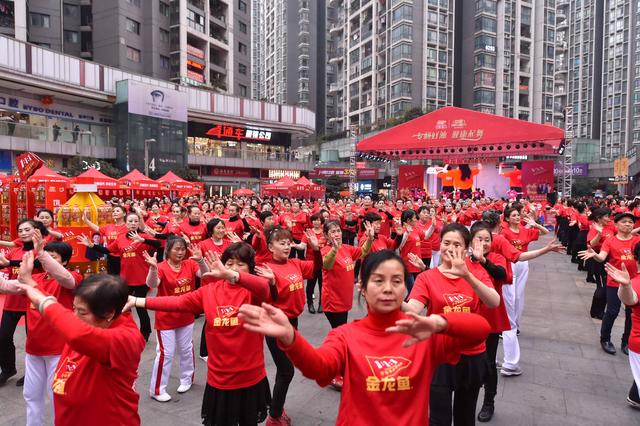 花果园广场舞新篇章，活力舞动，美好时光共舞享欢歌